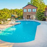 Heavenly Hilltop Getaway