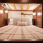 Cabin C In The Gatlinburg Art & Craft Community