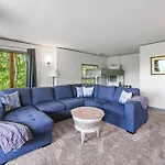 Access To 3 Pools & Pickleball! View! Shuffleboard! Arcade! Hot Tub!