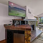 Access To 3 Pools & Pickleball! View! Shuffleboard! Arcade! Hot Tub!