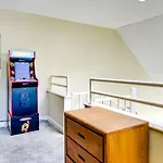 Gatlinburg Mountaintop Condo With Balcony And Views!