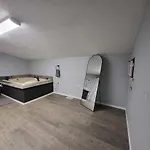 5Br Family Lodge In Gatlinburg With Hot Tub