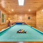 American Honey - Hot Tub, 1089 Of Free Attraction Tickets For Each Paid Day, Dollywood And More!