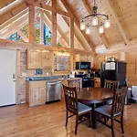 Moonlight Obsession A Dog Friendly 2 Bd 2 Bath Log Cabin Located 5 Miles From Downtown Gatlinburg