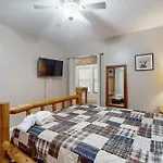 Edelweiss Condos - 3 Cubs Den