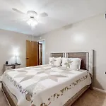 Edelweiss Condos - 3 Cubs Den