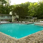 Bear Sightings! 8 Mins To Downtown Gatlinburg, Kids Cave, Theatre, Treehouse!