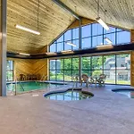 Cozy Resort-Style Gatlinburg Condo Indoor Pool!