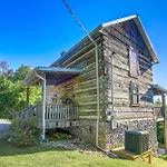 Secluded Gatlinburg Cabin Rental With Hot Tub!
