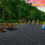 5 Cabins In Gburg Sleeps 16 Firepit & Games