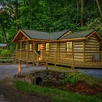 5 Cabins In Gburg Sleeps 16 Firepit & Games