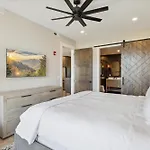 Highlands Of The Smokies 204: Beverly\'S 204