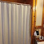 Cuddles, 1 Bedroom Studio, Walk To Downtown And Hiking Trails!
