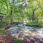 Creeksong Holiday Home