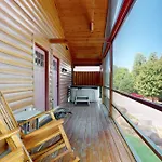 White Oak Resort Southern Comfort