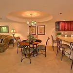 Gatehouse Condos - 106 Holiday Home