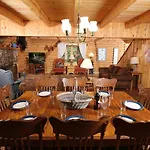Creekside Spacious 4Br Sleeps 12 Hot Tub Free Attraction Tickets