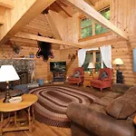 Creekside Spacious 4Br Sleeps 12 Hot Tub Free Attraction Tickets