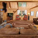 Creekside Spacious 4Br Sleeps 12 Hot Tub Free Attraction Tickets
