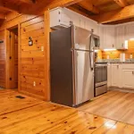 5Br Log Cabin, Game Room, Hot Tub, Swimming Pool