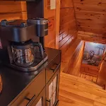 5Br Log Cabin, Game Room, Hot Tub, Swimming Pool