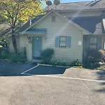 Carr\'S Northside Hotel And Cottages