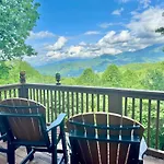 Family Chalet With Sauna, Hottub, Heavenly Views! Mins To Downtown!