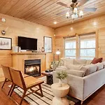 Charming Smoky Mountain Cabin W Hot Tub & Views