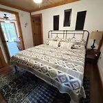 A Secluded Hideaway 3 Bedroom 3 Bath Located In Gatlinburg