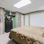 Bearly Hidden Ridge Cabin