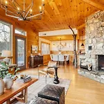 Chestnut By Avantstay Mountain Cabin W Treetop Views Hot Tub Game Room