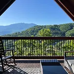 Splashtacular: Indoor Pool~Gorgeous Views~Hottub~Gameroom~Resort