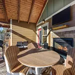 Aqua Paradise Chalet