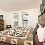 Oak Square 305