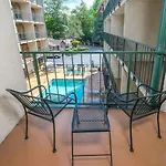 Oak Square 206