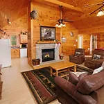 Snuggly Bear Cabin