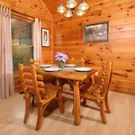 Snuggly Bear Cabin