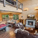 Serene 2Br Cabin With Hot Tub, Games & Mountain Views In Cobbly Knob Family & Pet Friendly