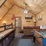 Serene 2Br Cabin With Hot Tub, Games & Mountain Views In Cobbly Knob Family & Pet Friendly
