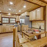 Family-Friendly Cabin With Hot Tub In Gatlinburg!