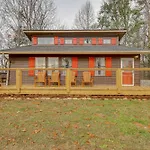 Family-Friendly Cabin With Hot Tub In Gatlinburg!
