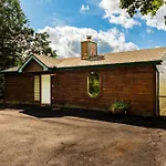 Elevista - Quaint&Private-Views-Hottub-Pooltable-Bears-3 Clubhouse Pools
