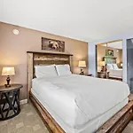 Sleeps 6 Pool Playground Mountain Views Hot Tub