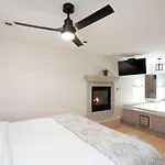 Heights Retreat - Mountain Views & Hot Tub