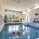 Whispering Pines Retreat By Ghosal Luxury Lodging