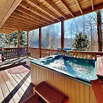 Smoky Bear Hideaway