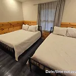 Cabin, Hot Tub, Arcade Games! Sleeps 8!