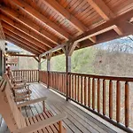 Smoky Stargazer Pet Friendly Cabin For Groups With Game Room And Arcade