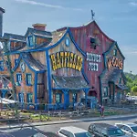 Log Inn, 5 Bed 3 Bath Group Cabin In Gatlinburg With Game Room And Hot Tub, Seasonal Resort Pool