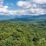 Family Friendly Great Views Game Room & Hot Tub